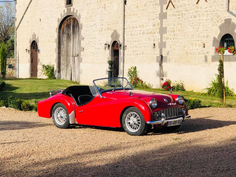 location voiture de luxe rouge pour mariage